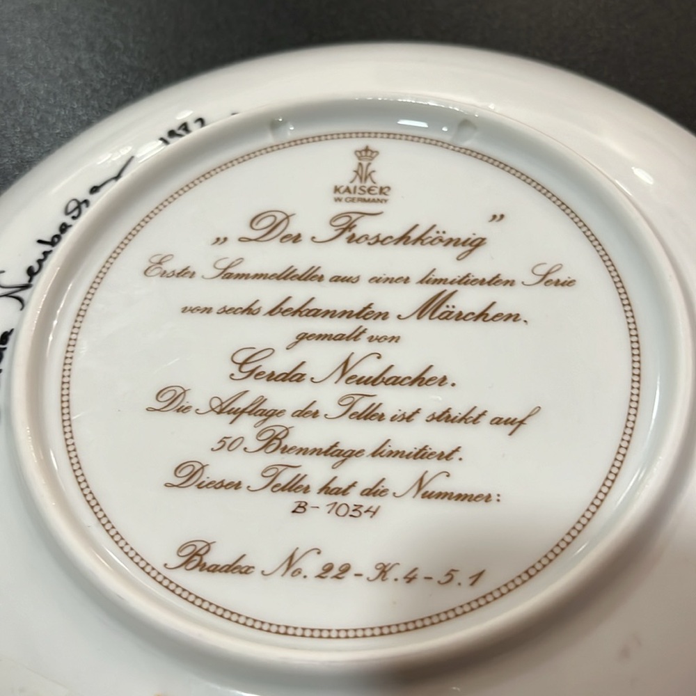 Vintage Kaiser Porcelain W. Germany Plate “The Frog King” with story. - Picture 11 of 12